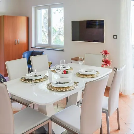 1 Bedroom Gorgeous In Διαμέρισμα