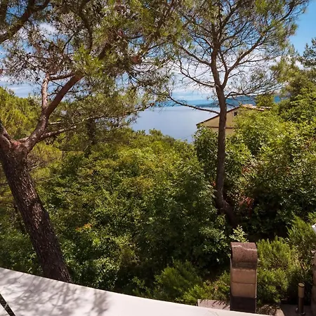 1 Bedroom Gorgeous In Διαμέρισμα Brseč